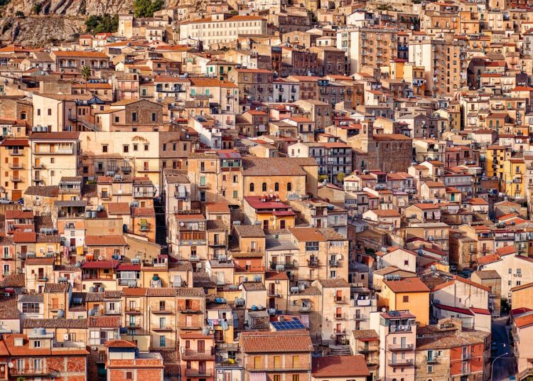 The Bizarre and Unbelievable: A Dive into Odd History You Won’t Believe Actually Happened